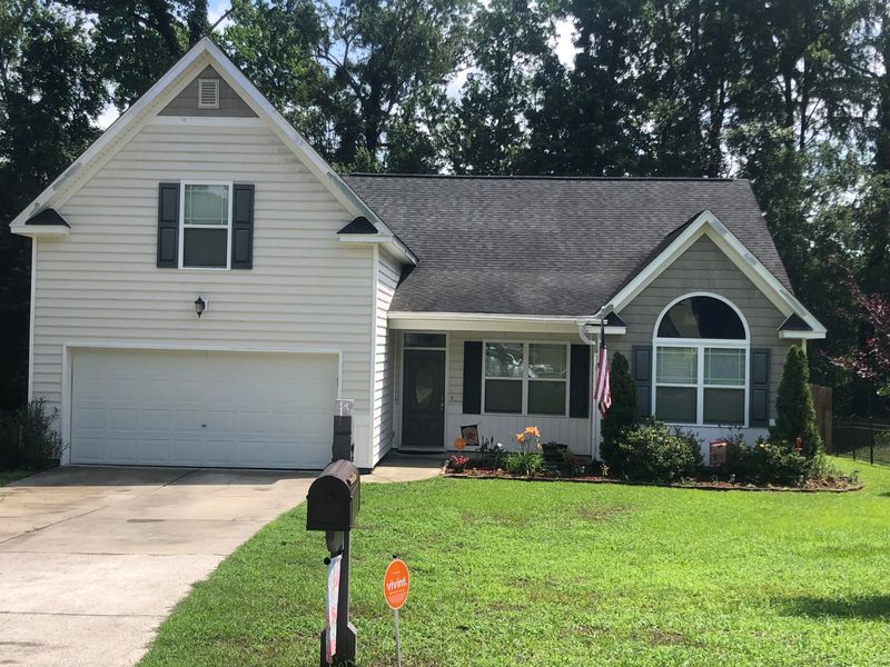 218 E Edgefield Dr, Summerville, SC 29483