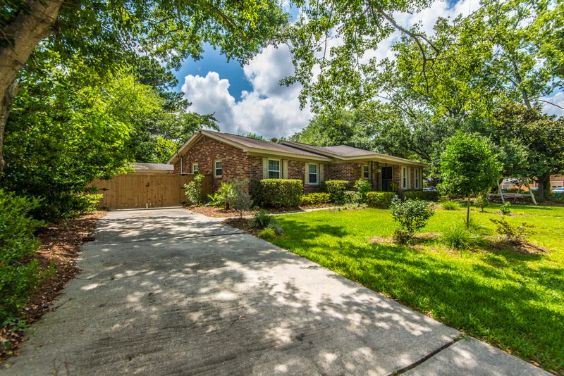 355 Betsy Rd, Charleston, SC 29407