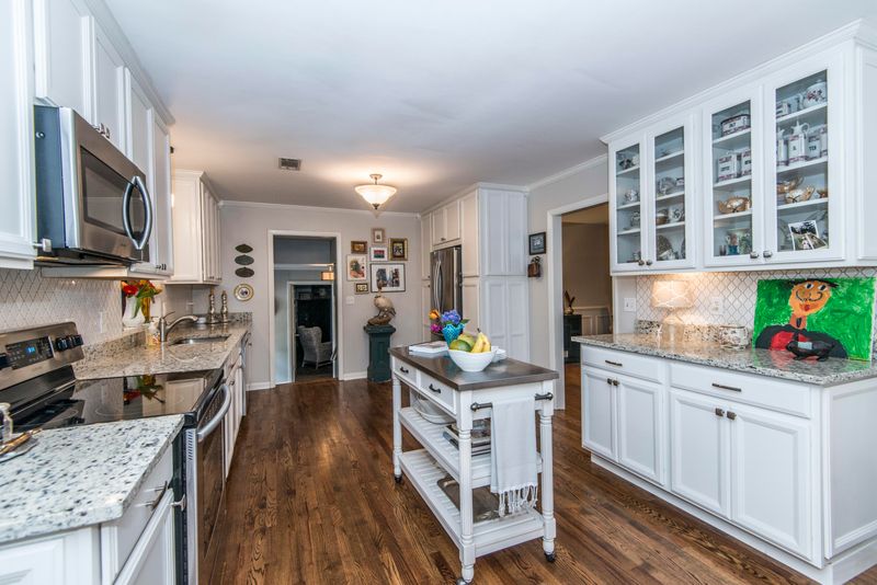 355 Betsy Rd, Charleston, SC 29407