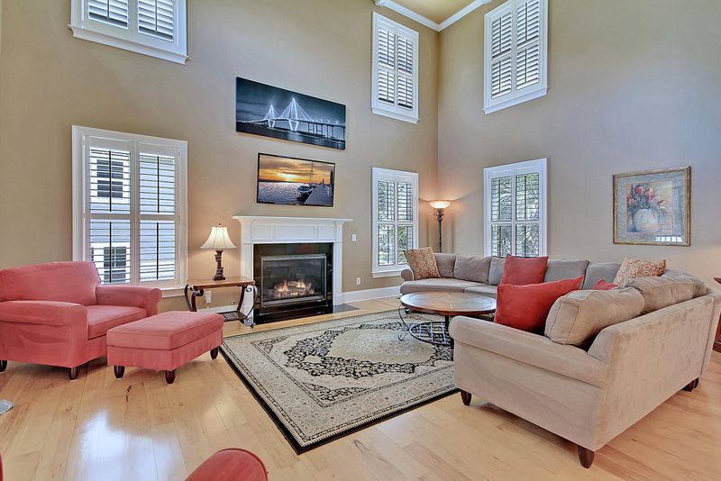 110 Wando Reach Dr, Charleston, SC 29492