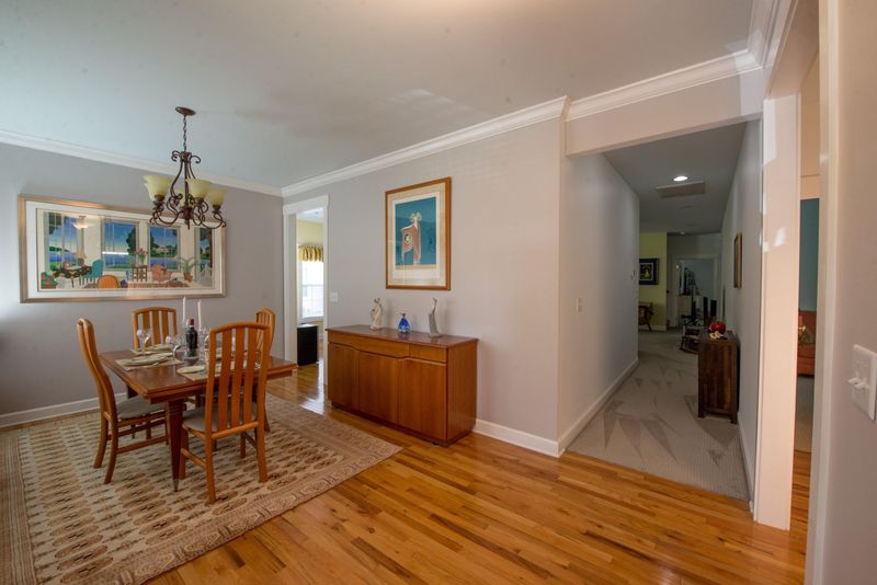 206 N Ainsdale Dr, Charleston, SC 29414