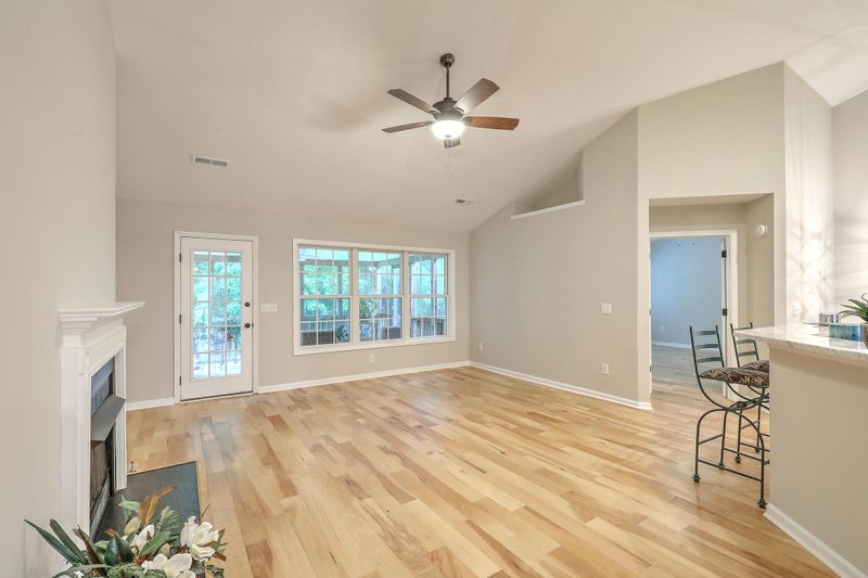 1080 Willoughby Ln, Mount Pleasant, SC 29466