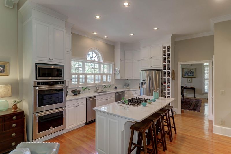 1573 Spinnaker Ln, Charleston, SC 29407