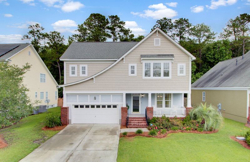 204 Carolinian Dr, Summerville, SC 29485