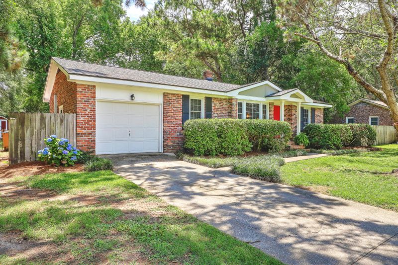 1062 Quail Dr, Charleston, SC 29412