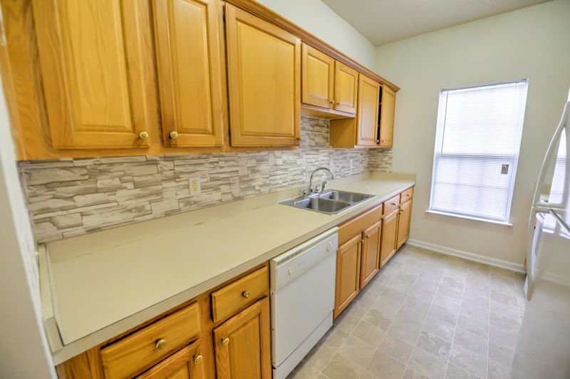 117 Pineshadow Dr, Goose Creek, SC 29445