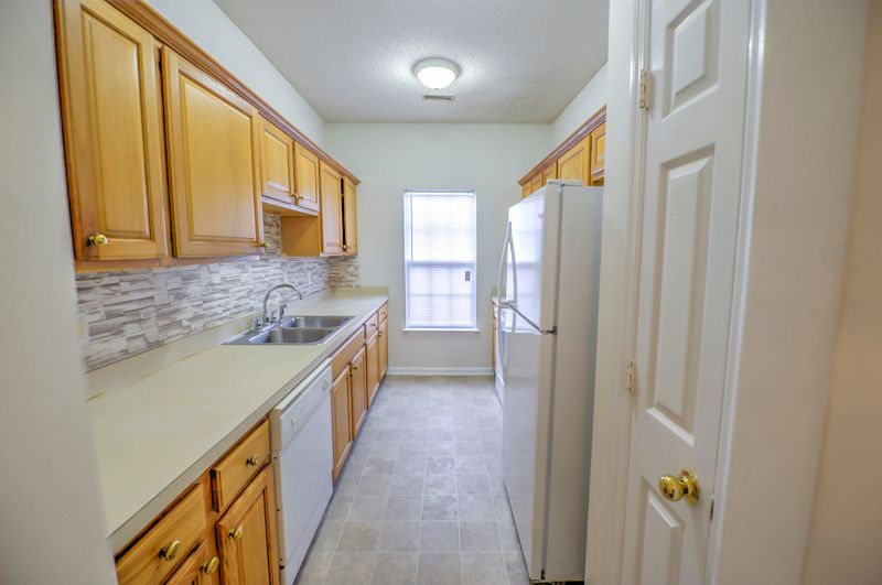 117 Pineshadow Dr, Goose Creek, SC 29445