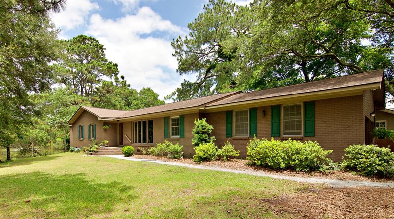 1104 Harbor View Rd, Charleston, SC 29412