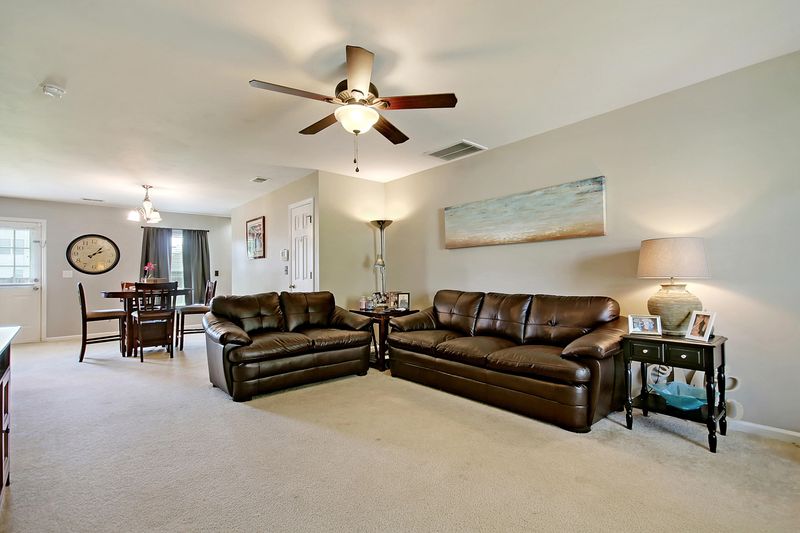 404 Lakewind Dr, Moncks Corner, SC 29461