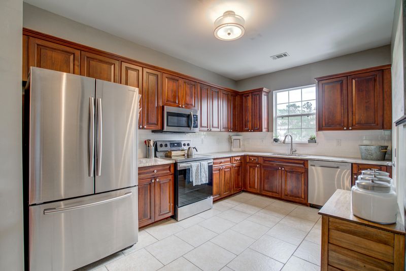 4515 Great Oak Dr, North Charleston, SC 29418