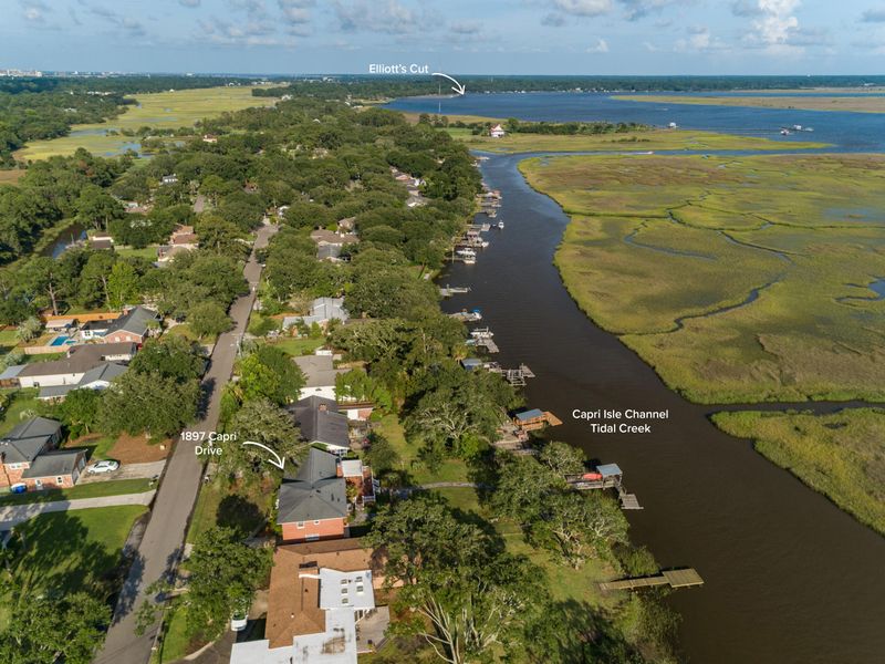 1897 Capri Dr, Charleston, SC 29407