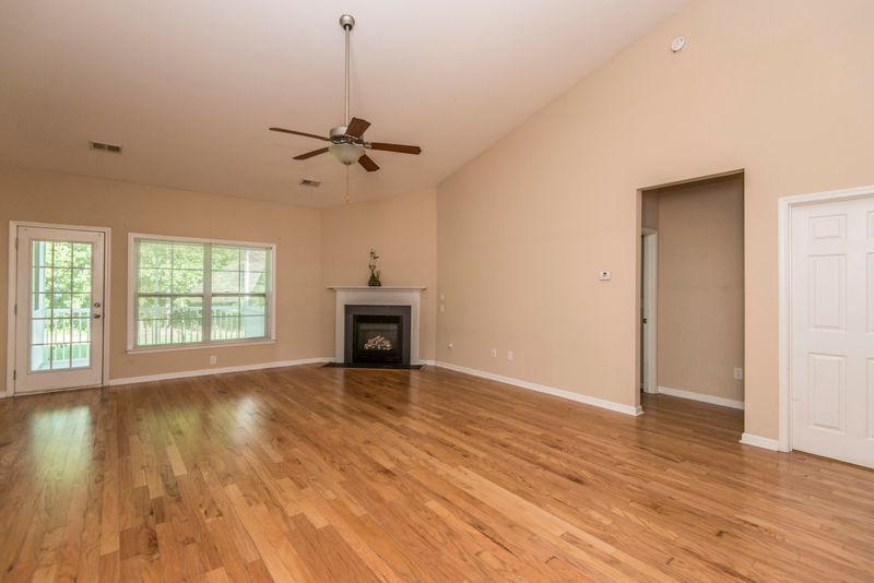 3803 Bonnecrest Ln, North Charleston, SC 29420