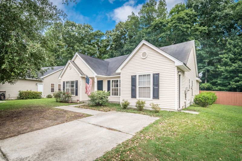 5106 Thornton Dr, Summerville, SC 29485