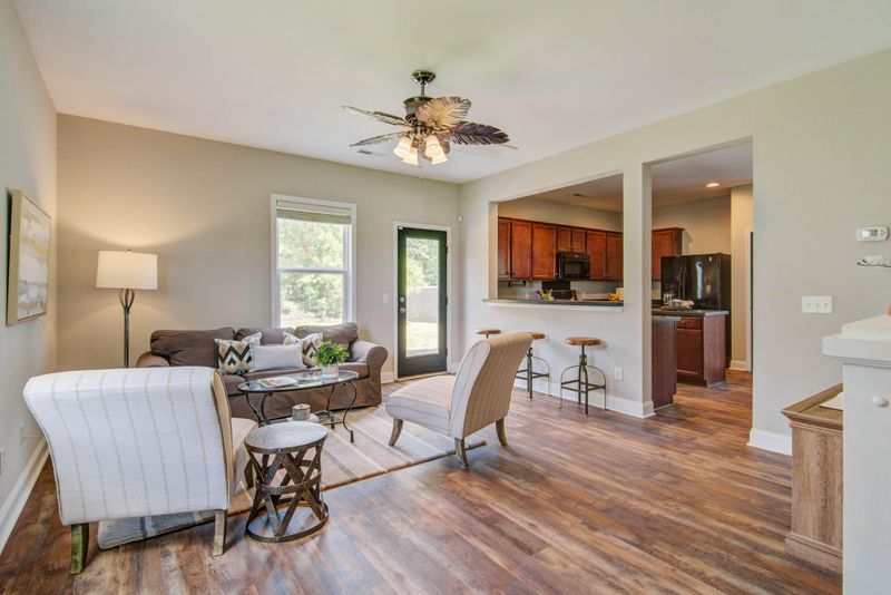 215 Old Carolina Dr, Goose Creek, SC 29445