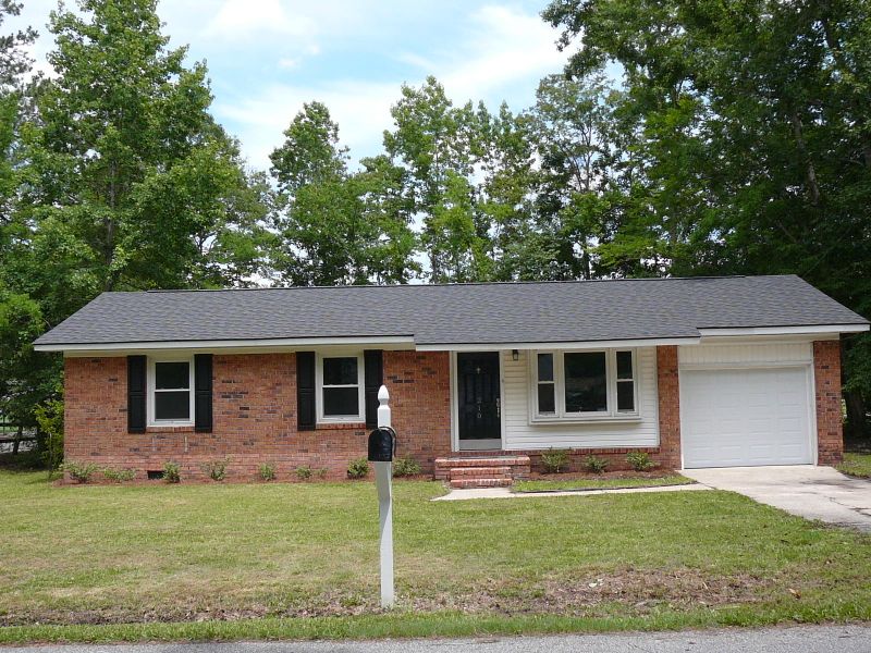 210 Amy Dr, Goose Creek, SC 29445