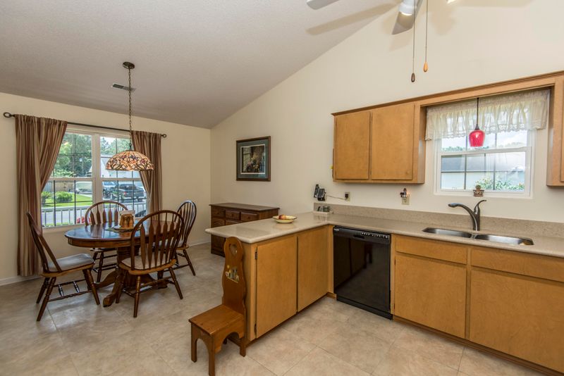210 Cane Break Ln, Goose Creek, SC 29445