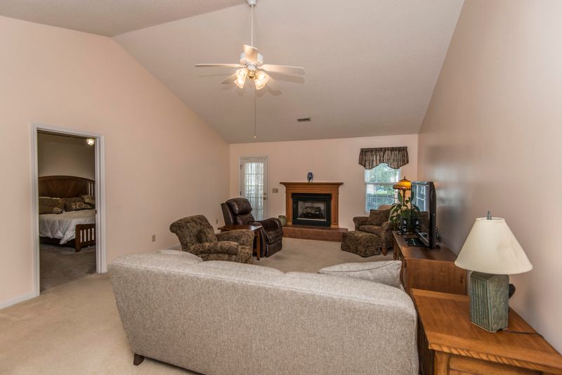 210 Cane Break Ln, Goose Creek, SC 29445