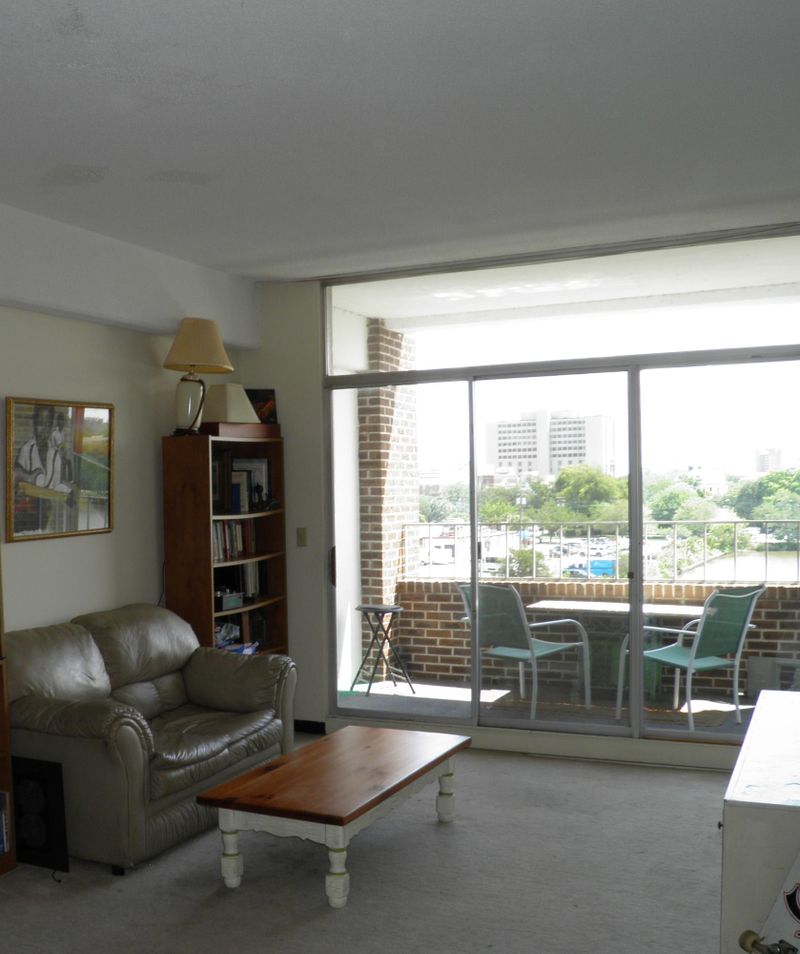 14 Lockwood Dr #3-B, Charleston, SC 29401