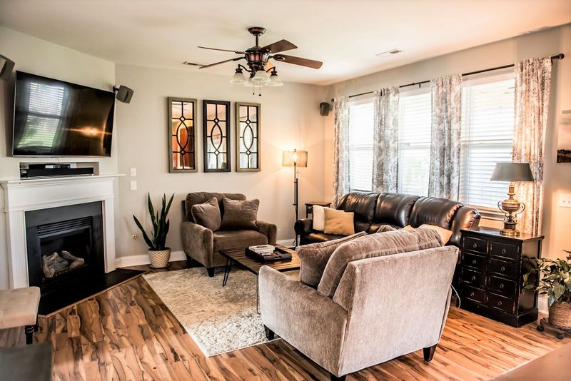 7015 Lanier St, Hanahan, SC 29410