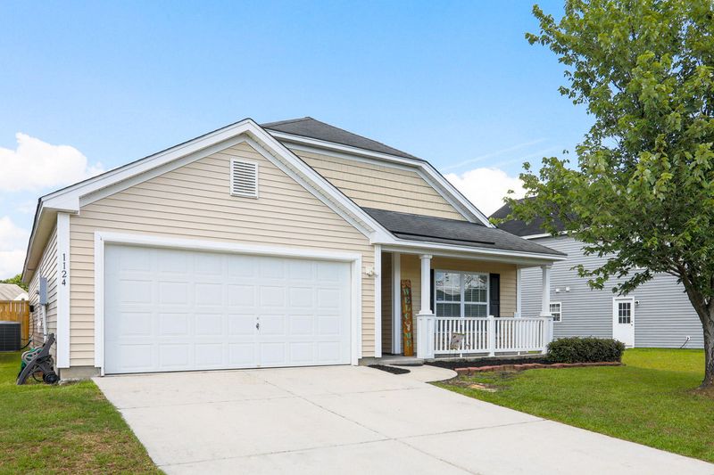 1124 Moss Grove Dr, Moncks Corner, SC 29461