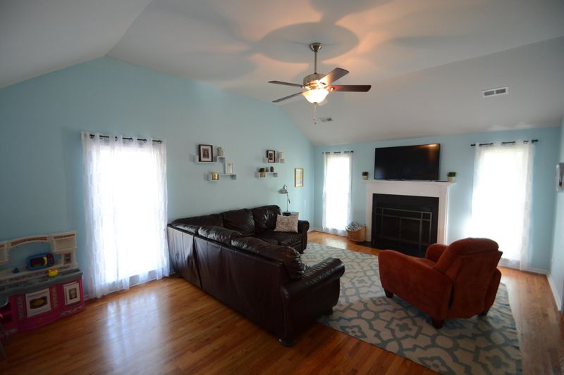 482 Mount Royall Dr, Mount Pleasant, SC 29464