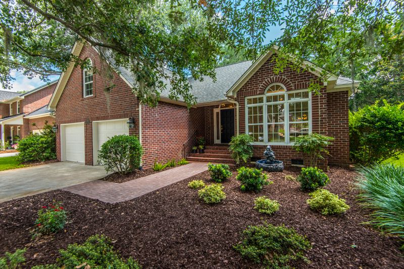 1359 Southlake Dr, Mount Pleasant, SC 29464