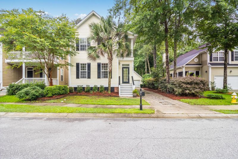 647 Fair Spring Dr, Charleston, SC 29414