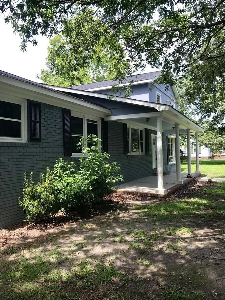 1027 High Hope Dr, Bonneau, SC 29431