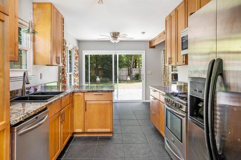 2305 Fidling Rd, Charleston, SC 29414