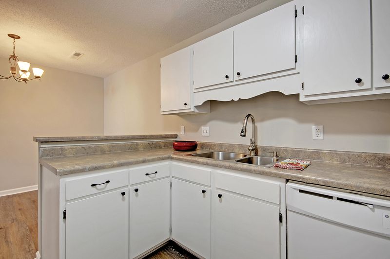 9626 N Cardinal Dr, Ladson, SC 29456