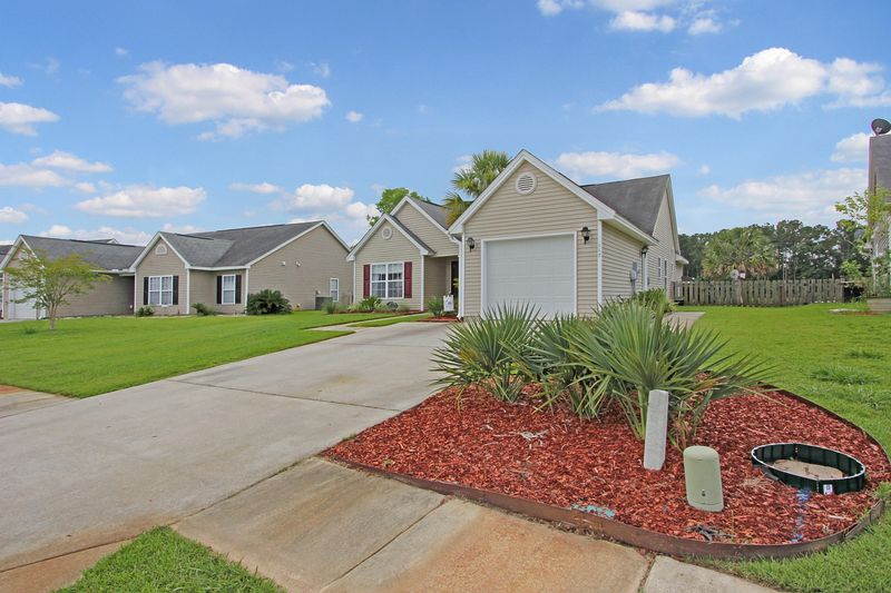 117 Salem Creek Dr, Goose Creek, SC 29445