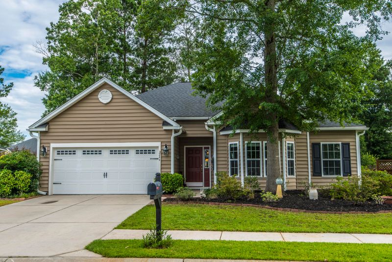 246 Devonshire Dr, Moncks Corner, SC 29461