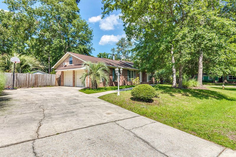 101 Pelican Ln, Ladson, SC 29456