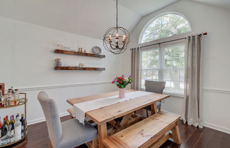681 Majestic Oak Dr, Charleston, SC 29412