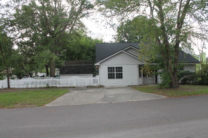 102 Tennyson Way, Summerville, SC 29483