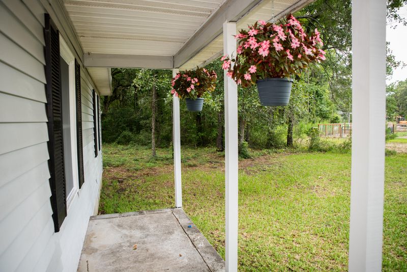 6402 Maxville Rd, Awendaw, SC 29429