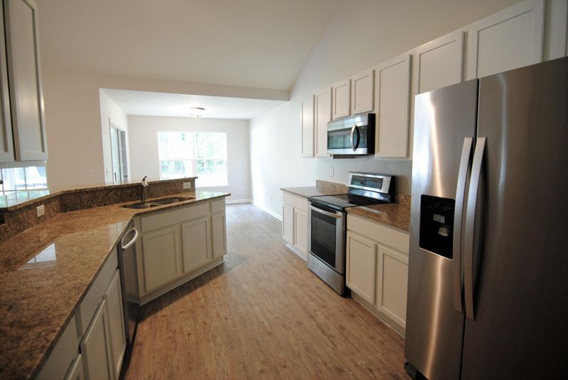 1368 Palm Cove Dr, Charleston, SC 29492