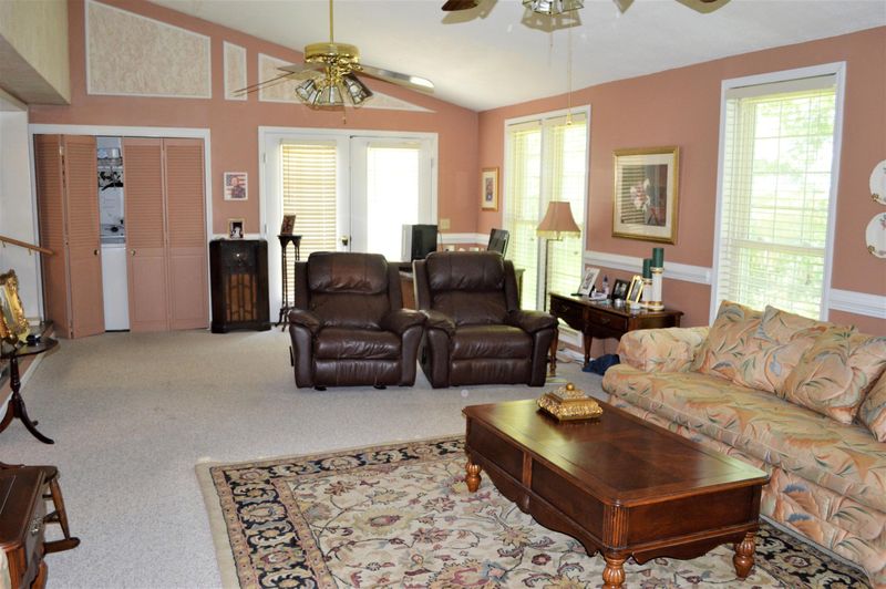 31 N Basilica Ave, Hanahan, SC 29410