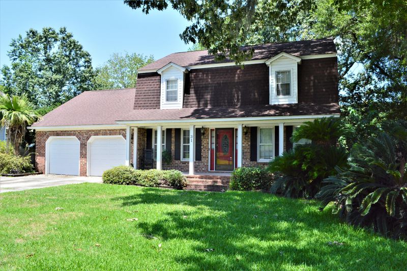31 N Basilica Ave, Hanahan, SC 29410