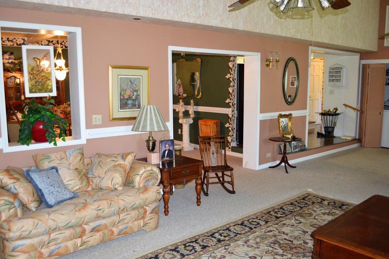 31 N Basilica Ave, Hanahan, SC 29410
