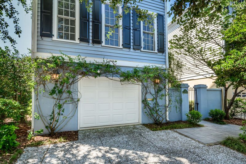 32 Harleston Pl, Charleston, SC 29401