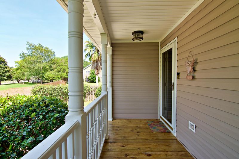 1519 Ocean Neighbors Blvd, Charleston, SC 29412