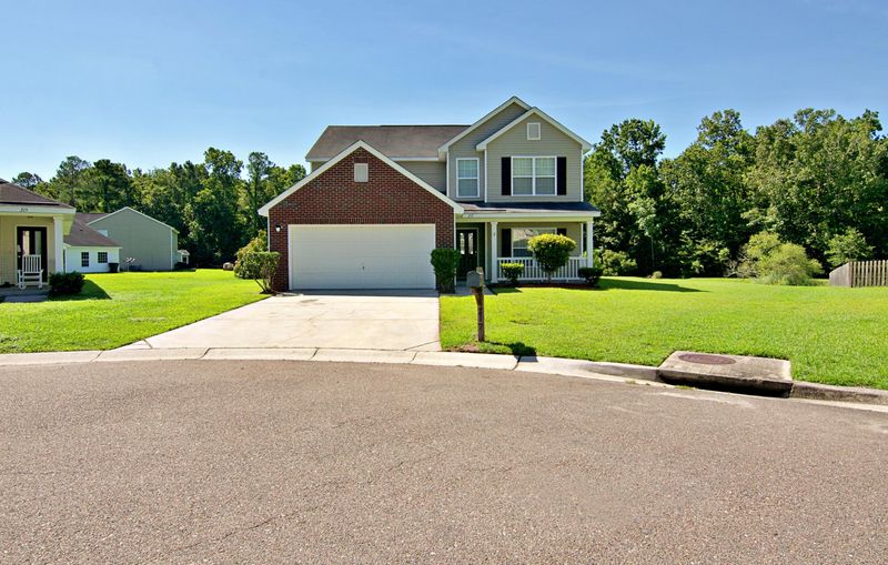 217 Waterbrook Dr, Goose Creek, SC 29445