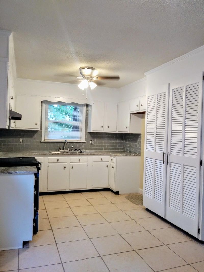 7648 Hillandale Rd, North Charleston, SC 29420