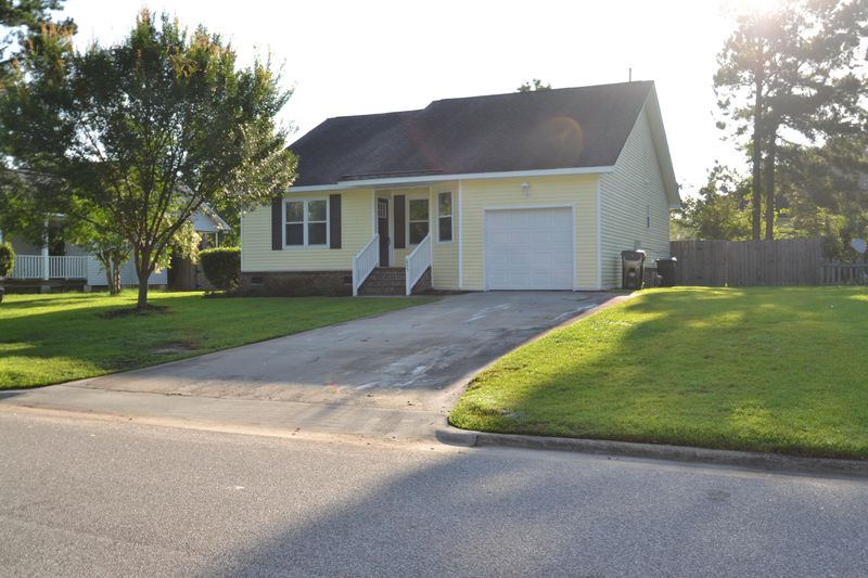605 Dolphin Dr, Summerville, SC 29485
