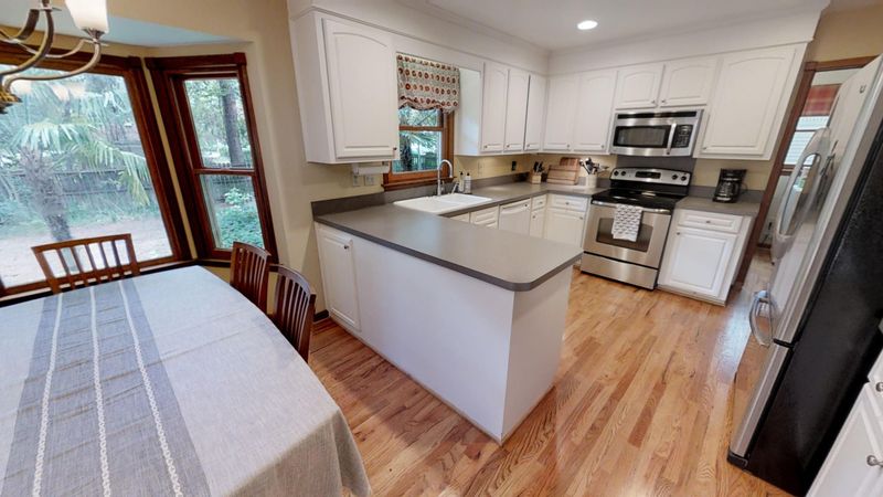 694 Castle Pinckney Dr, Charleston, SC 29412