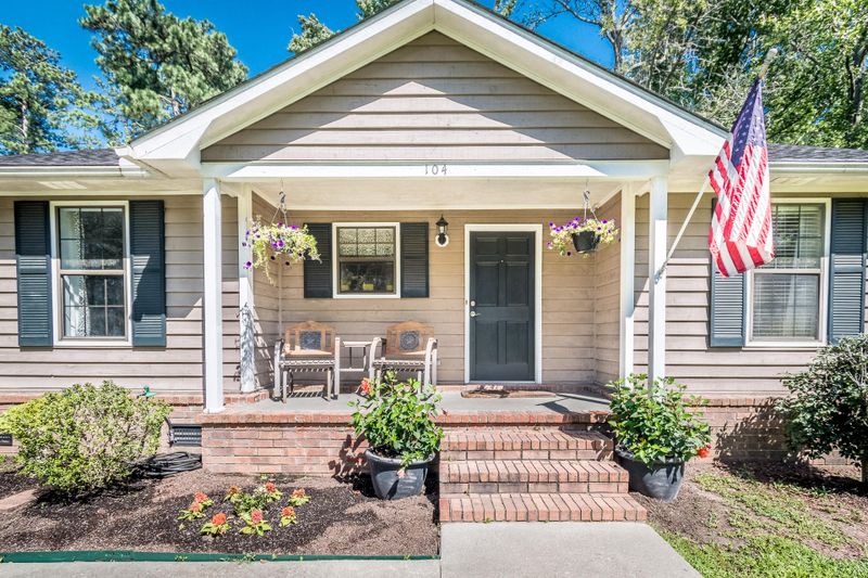 104 Five Iron Cir, Summerville, SC 29483