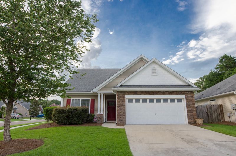 325 Garden Grove Dr, Summerville, SC 29485