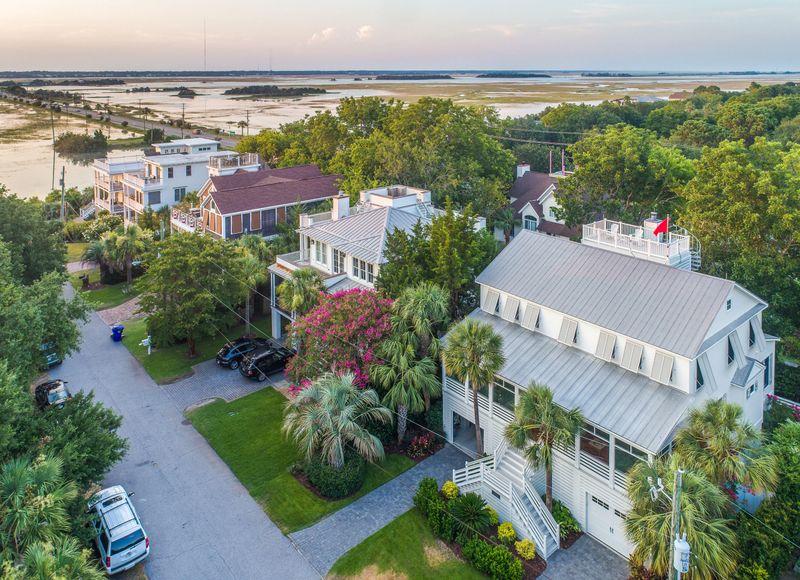 410 Patriot St, Sullivans Island, SC 29482