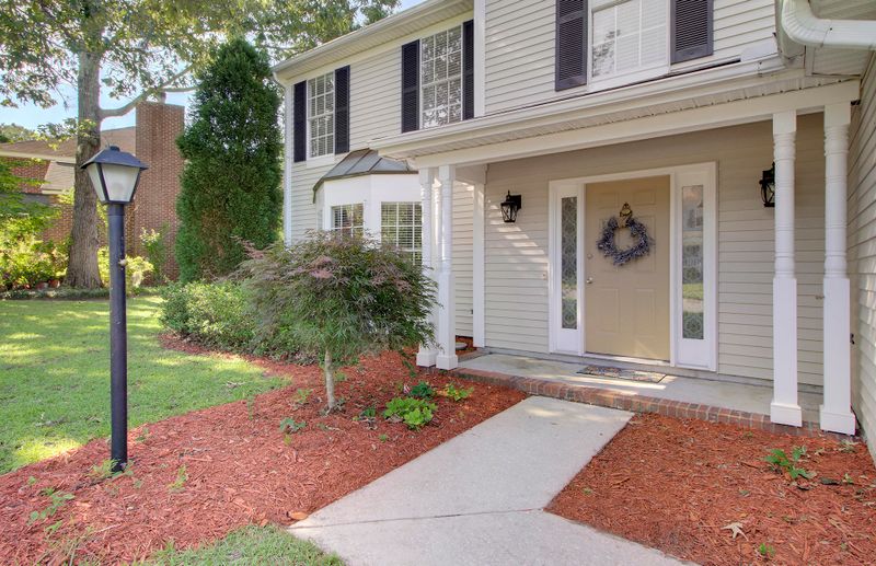 194 Winding Rock Rd, Goose Creek, SC 29445